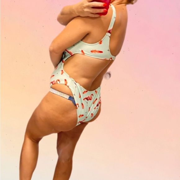 Cupshe Flamingo Print One Piece Swimsuit - Picture 8 of 8